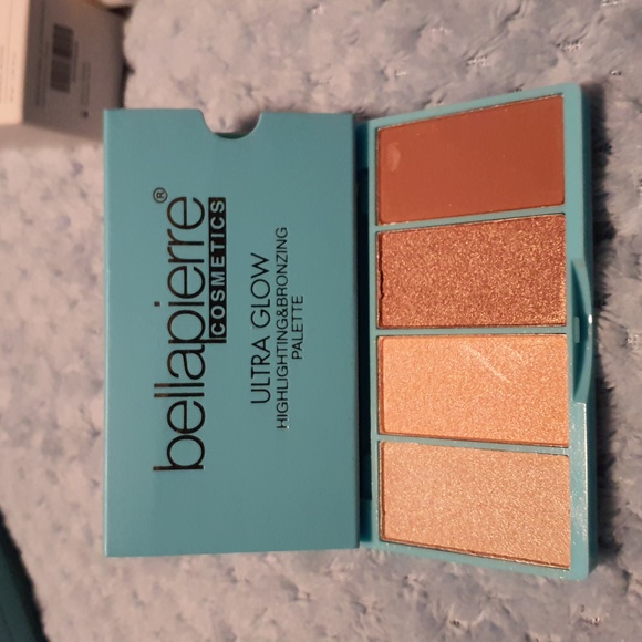Bellapierre Cosmetics- Ultra Glow Highlighting & Bronzing Pallete - Picture 1 of 3